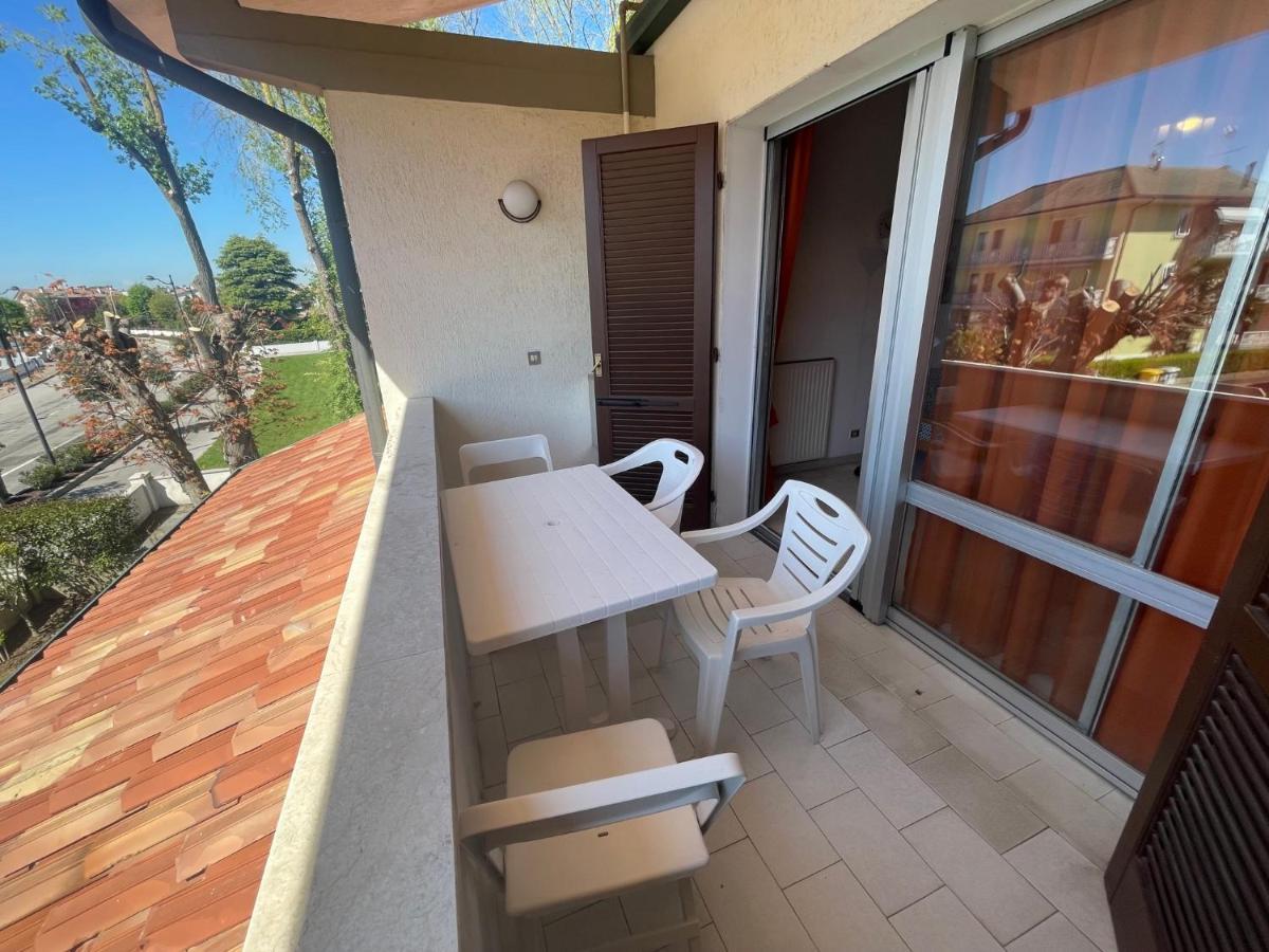 Ferienwohnung Vega Bilocale Con Piscina E Terrazza Caorle Exterior foto